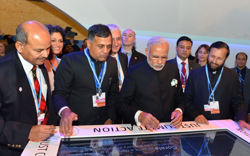 Prime_Minister_Narendra_Modi_Narendra_Modi_visits_India_Pavilion_at_COP21_in_Paris_23739656541-800x500_c